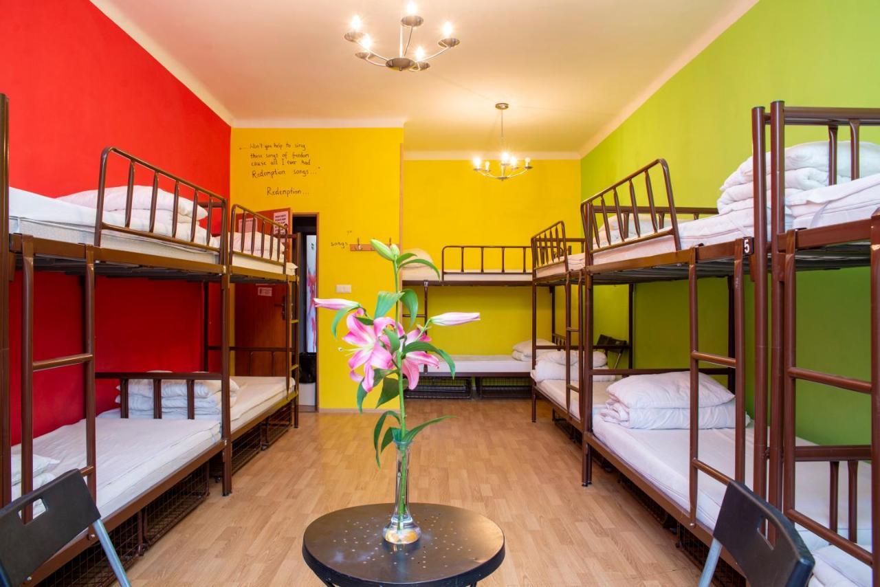 Let'S Rock Party Hostel! Age Limit From 18 Until 40! クラクフ エクステリア 写真