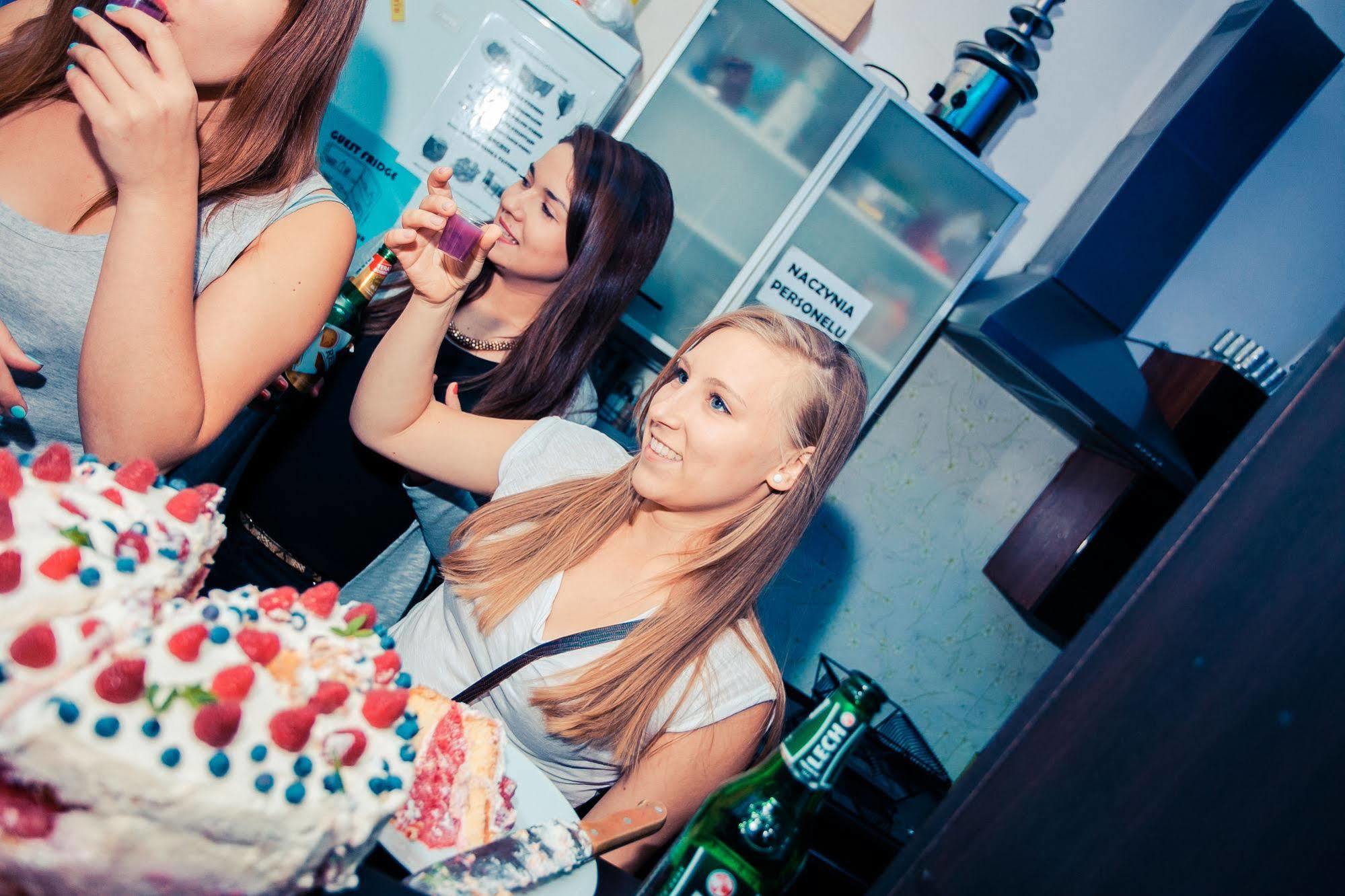 Let'S Rock Party Hostel! Age Limit From 18 Until 40! クラクフ エクステリア 写真