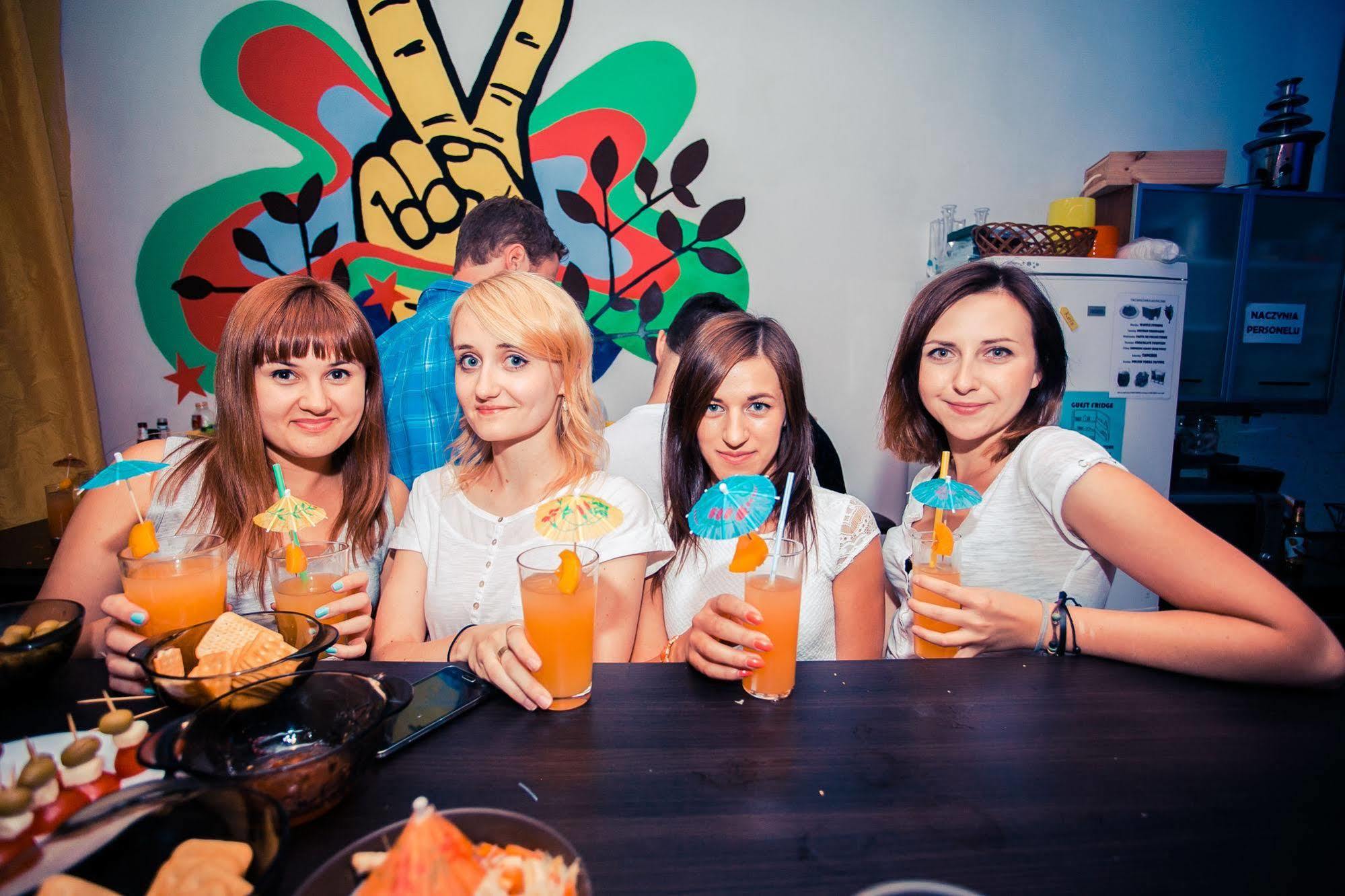 Let'S Rock Party Hostel! Age Limit From 18 Until 40! クラクフ エクステリア 写真