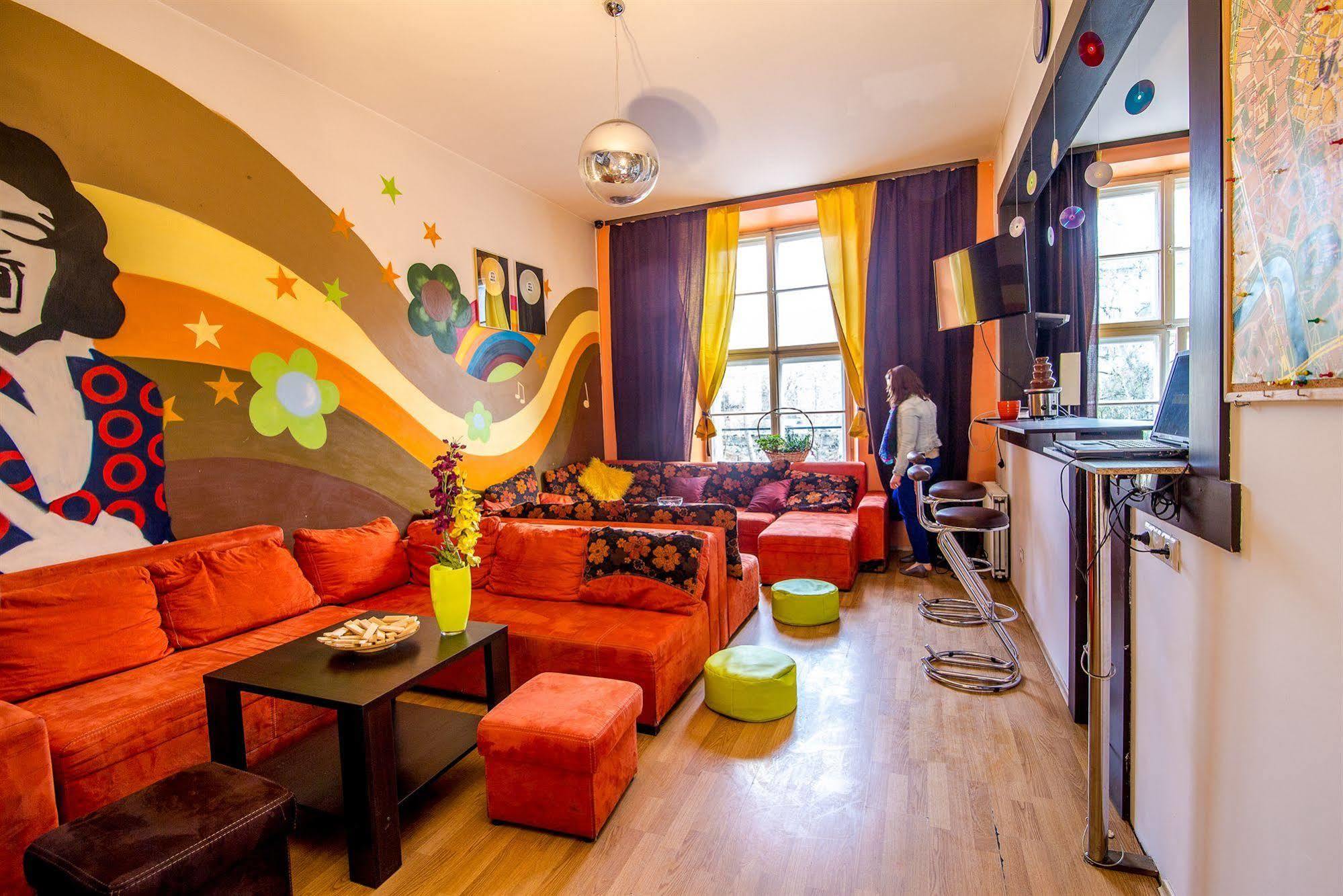 Let'S Rock Party Hostel! Age Limit From 18 Until 40! クラクフ エクステリア 写真